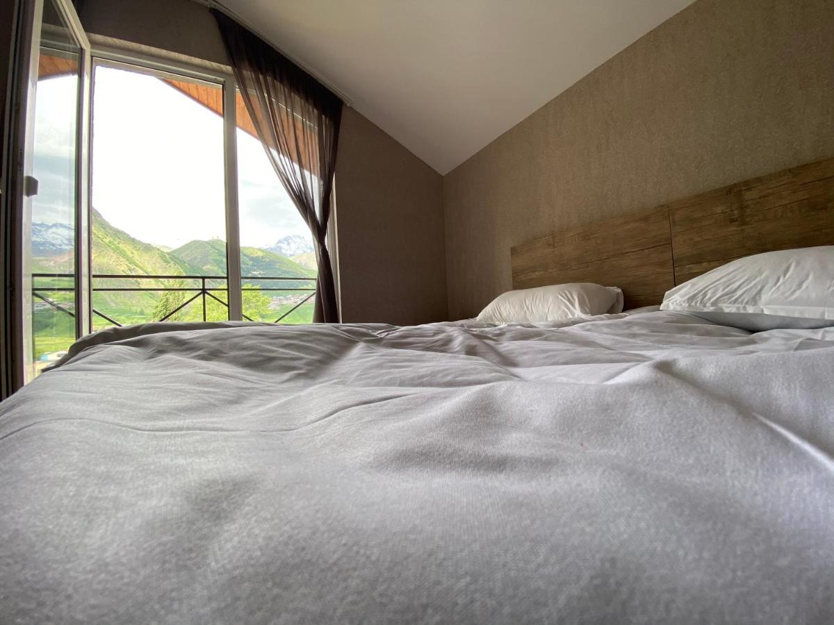 Uptown Boutique Kazbegi Hotell Exteriör bild