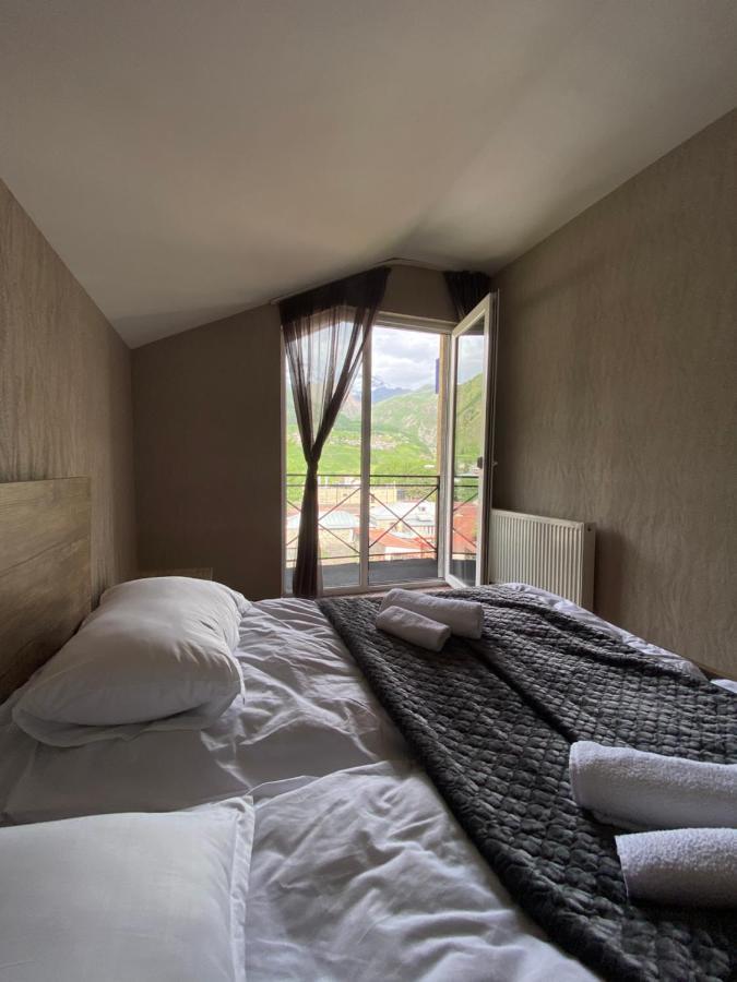 Uptown Boutique Kazbegi Hotell Exteriör bild