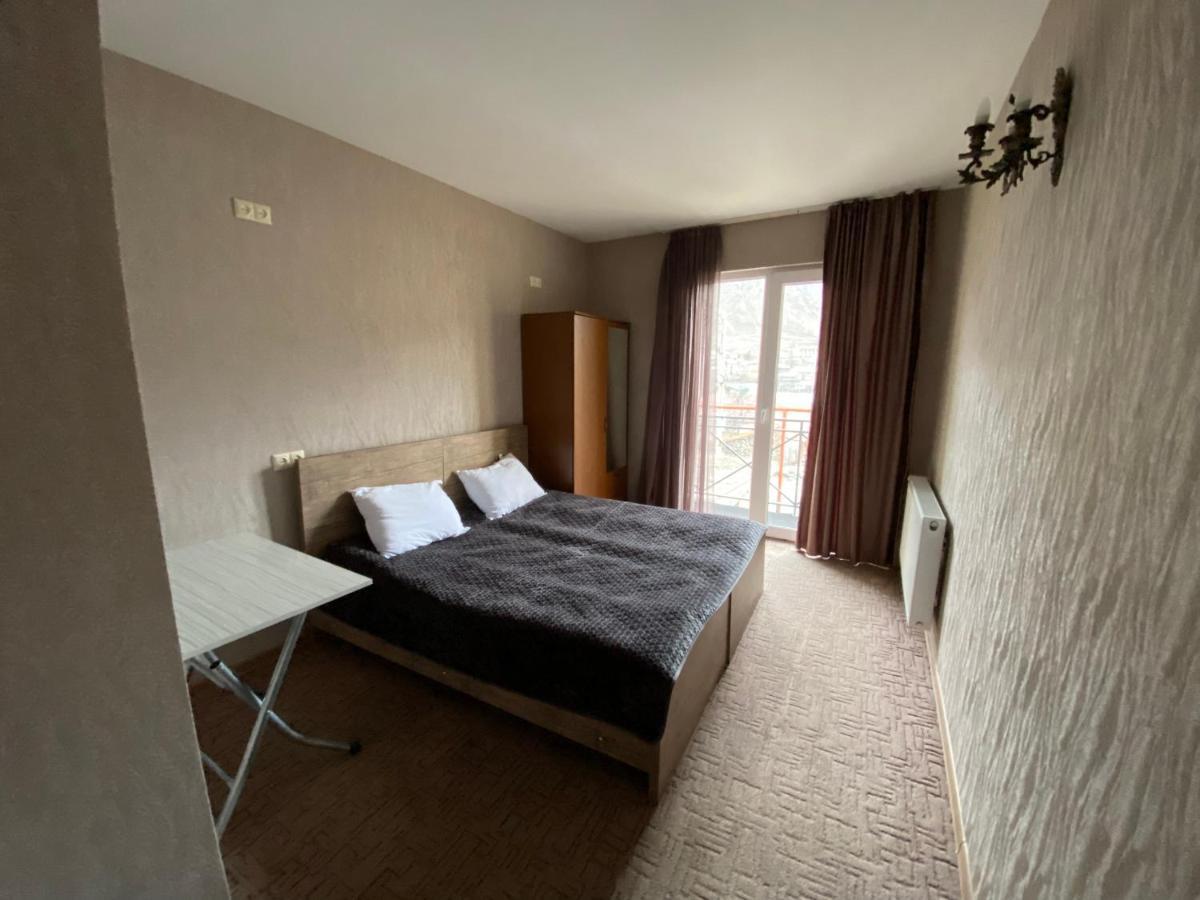 Uptown Boutique Kazbegi Hotell Exteriör bild