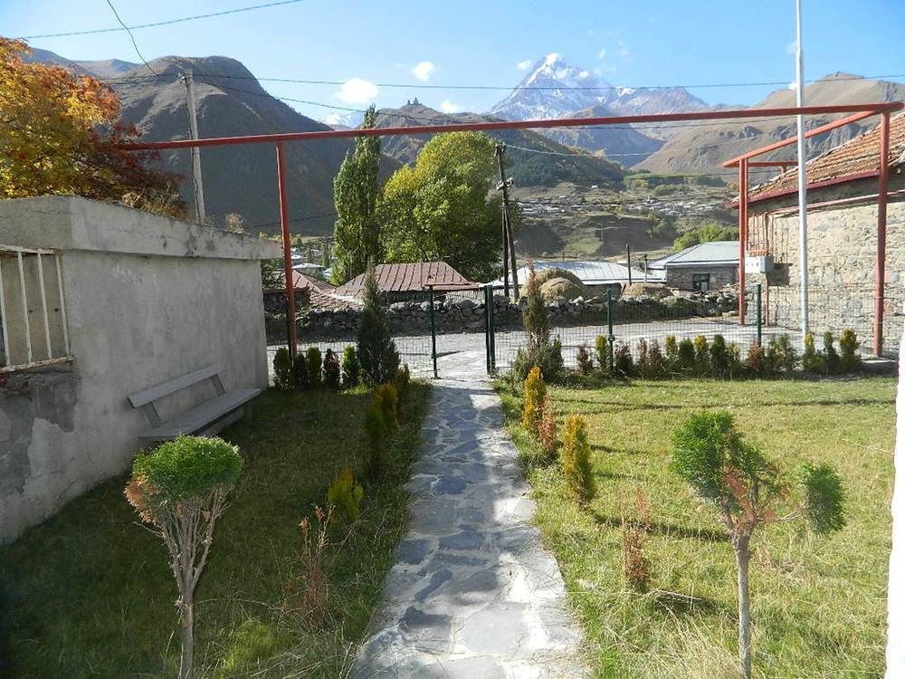 Uptown Boutique Kazbegi Hotell Exteriör bild