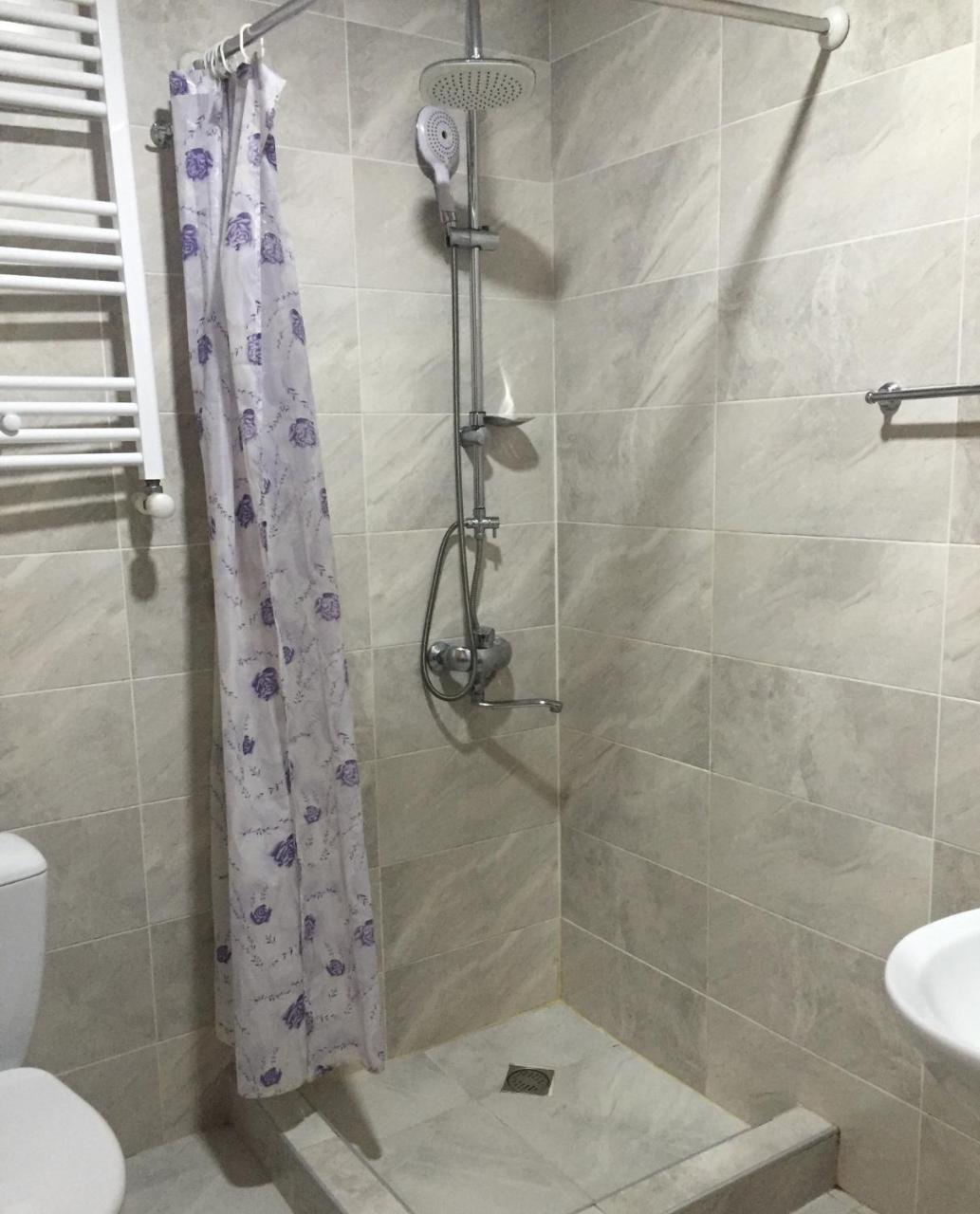 Uptown Boutique Kazbegi Hotell Exteriör bild