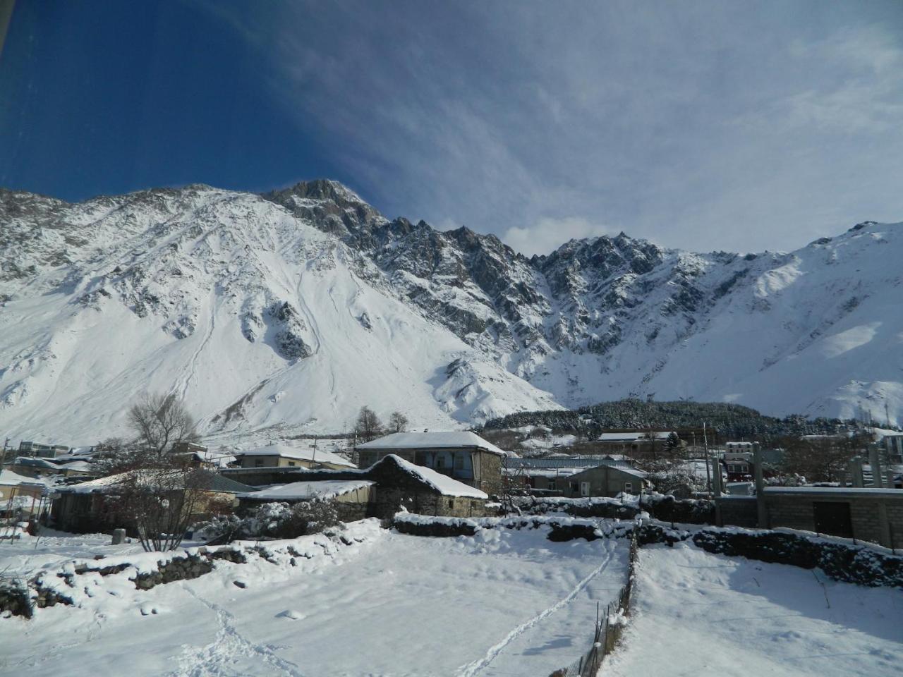 Uptown Boutique Kazbegi Hotell Exteriör bild