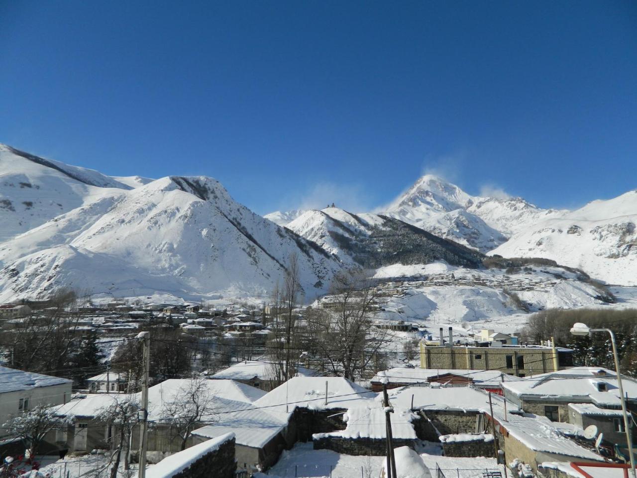 Uptown Boutique Kazbegi Hotell Exteriör bild